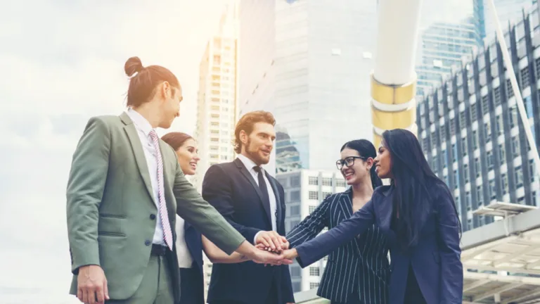 How to Stand Out in Small Business in a Competitive UAE Market